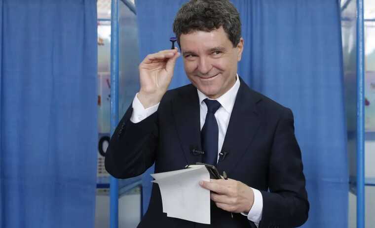 Дан удерживает лидерство на президентских выборах в Румынии