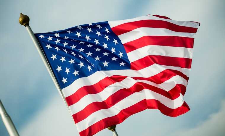 Сенат США активизирует работу над законопроектом о 500-процентных тарифах против покупателей российской нефти