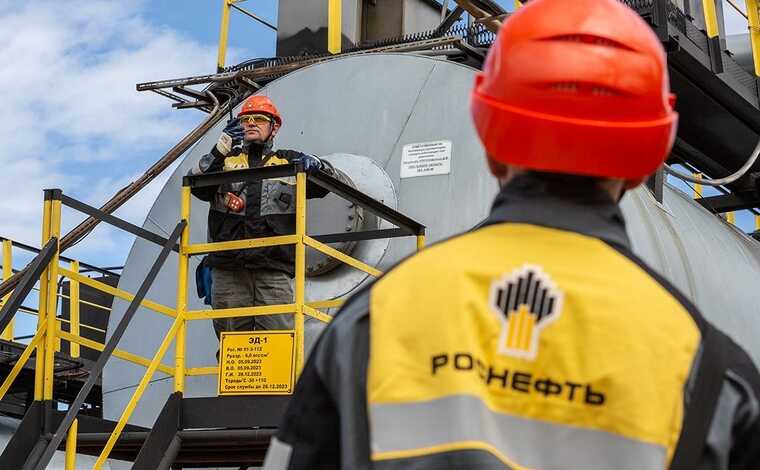 Роснефть зафиксировала резкое снижение дохода на 58 процентов