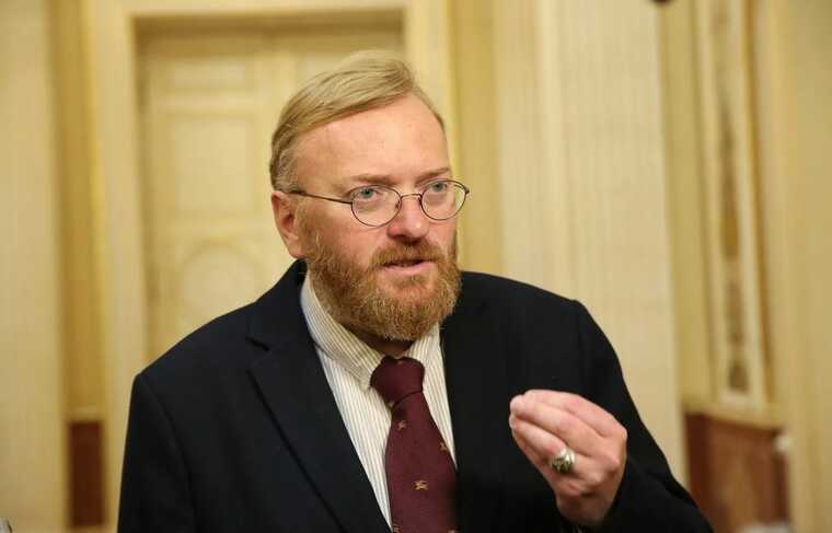Депутат Виталий Милонов посетил транссексуалку в эротическом салоне Санкт-Петербурга