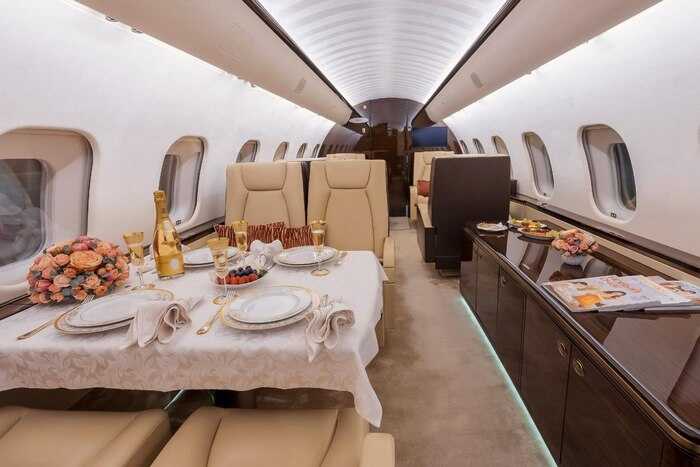 VIP-лайнер "для своих": почему бизнес-джет Битаева чаще летает по делам ФСБ, чем по бизнес-рейсам?