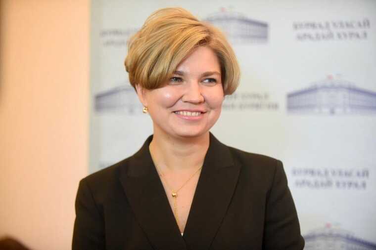 Министр экономики Бурятии Екатерина Кочетова превратила поддержку бизнеса в банкет за бюджетный счёт с актёрами и тамадой