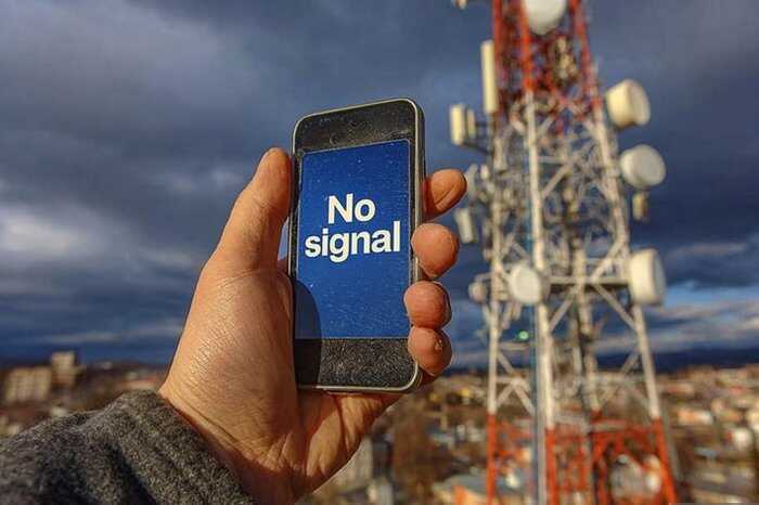 Пользователи жалуются на проблемы с такси, банкоматами и Telegram из-за отключений связи