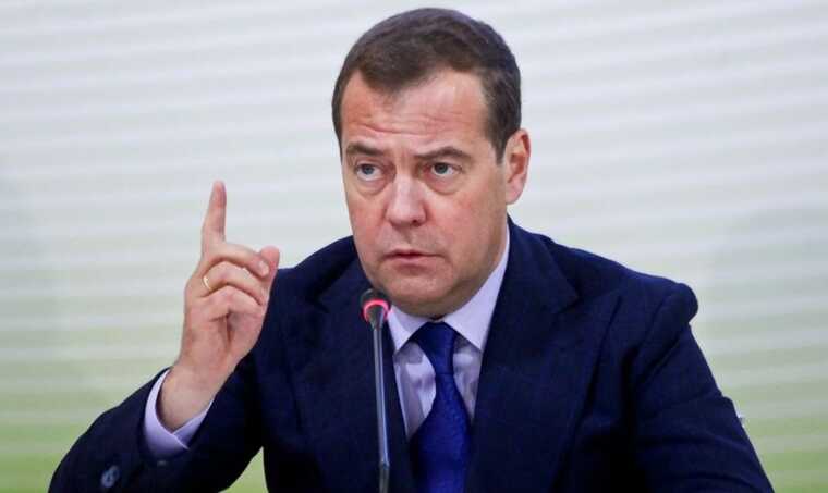 Дмитрий Медведев заявил, что Россия не будет поставлять Ирану ядерное оружие