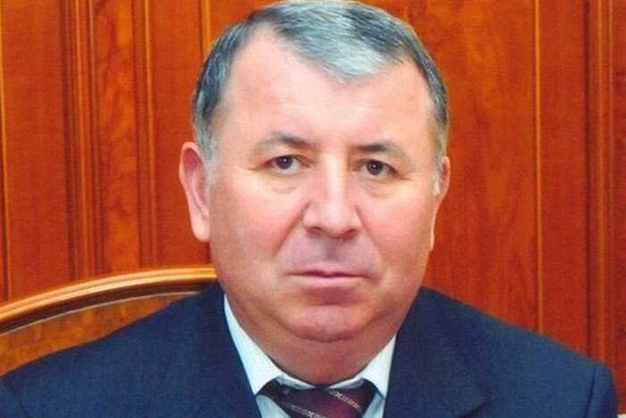 Спецтехника перекрыла особняк госсекретаря Дагестана — проходят следственные действия