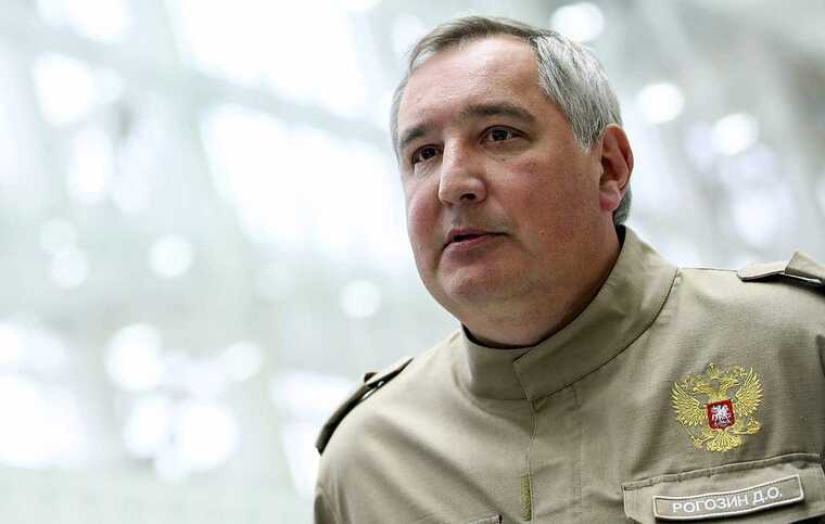 Сенатор Дмитрий Рогозин угрожает московским комикам раскрывая их личные данные