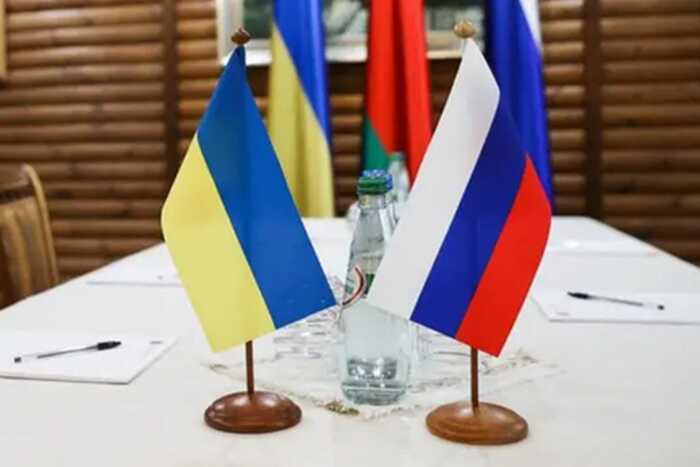 Мирные меморандумы Украины и России оказались диаметрально противоположными и конфликтными