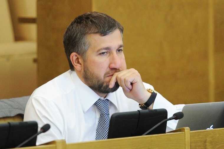 Как Григорий Аникеев отправил в тюрьму бывшего соратника, чтобы скрыть махинации с миллионами и недвижимостью в ОАЭ