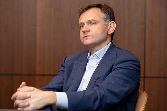 Губернатор Юрий Слюсарь дистанцировался от руководства «Россети Юг» из-за скандалов с бонусами и завышенными счетами
