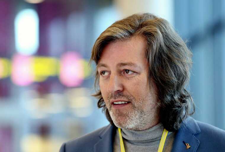 Автомобильный босс без прав: Киселс нарушил ПДД на глазах у полиции